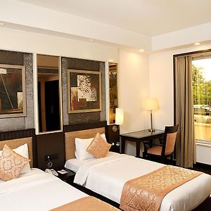 Inde Hotel Vista Woods Huda City Centre, Gurgaon